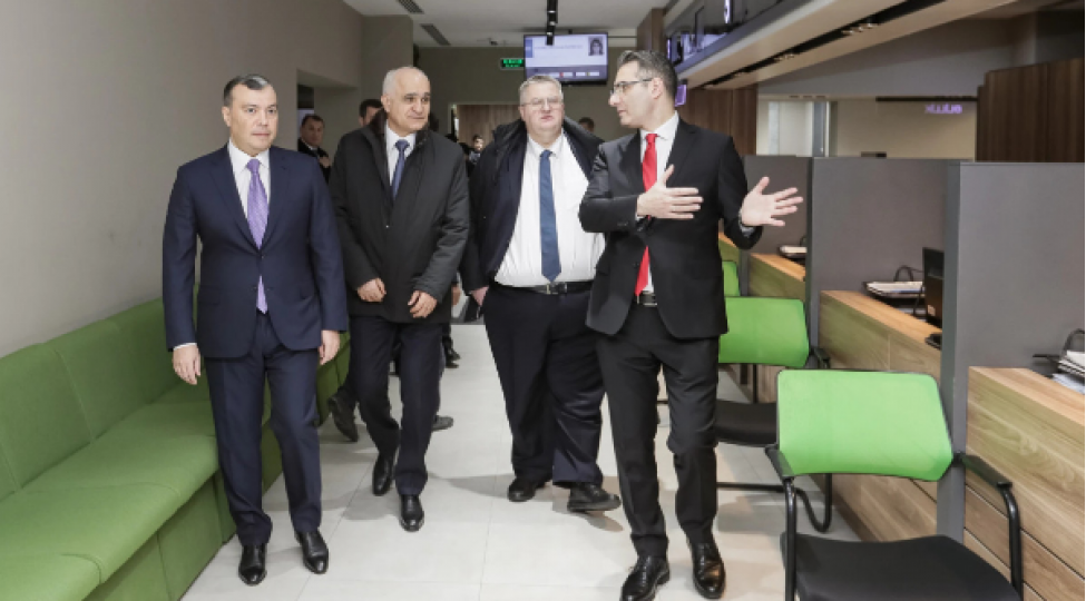 rusiya-hokumeti-sedrinin-muavini-dost-merkezinde-olub-foto
