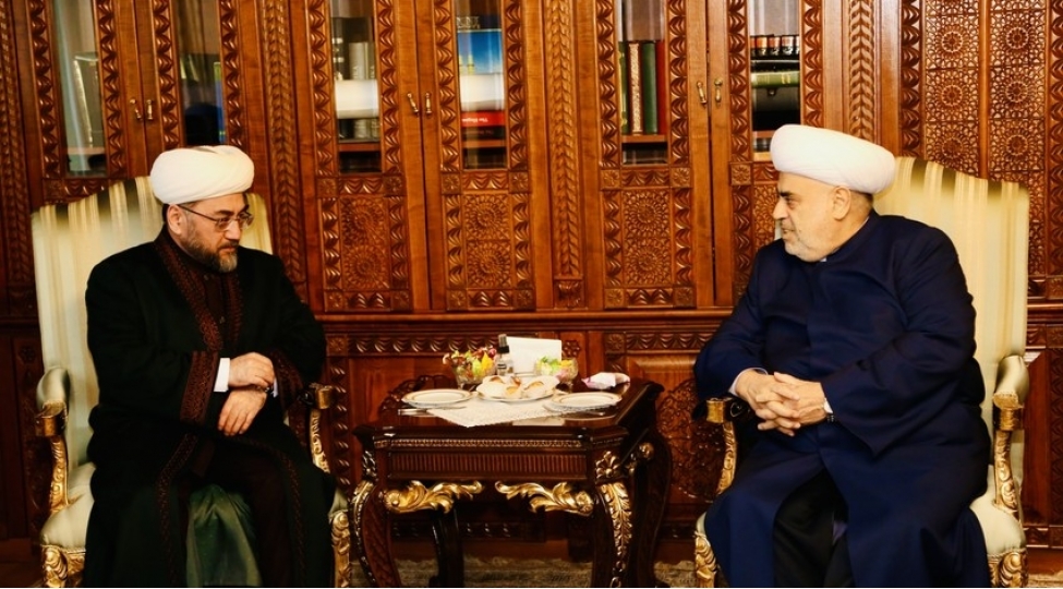 qmi-sedri-ozbekistan-muftisi-ile-emekdashliq-meselelerini-muzakire-edib