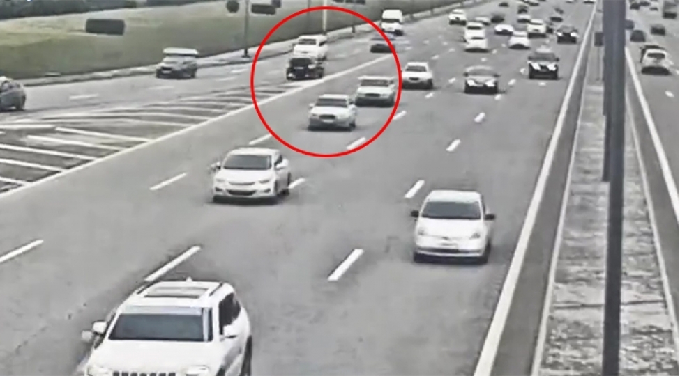 bakida-surucu-narkotik-qebul-edib-mashini-eks-istiqametde-surdu-anbaan-video