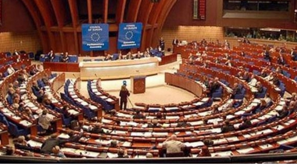 ashpa-oz-qerari-ile-ozunu-nufuzdan-saldi-deputat