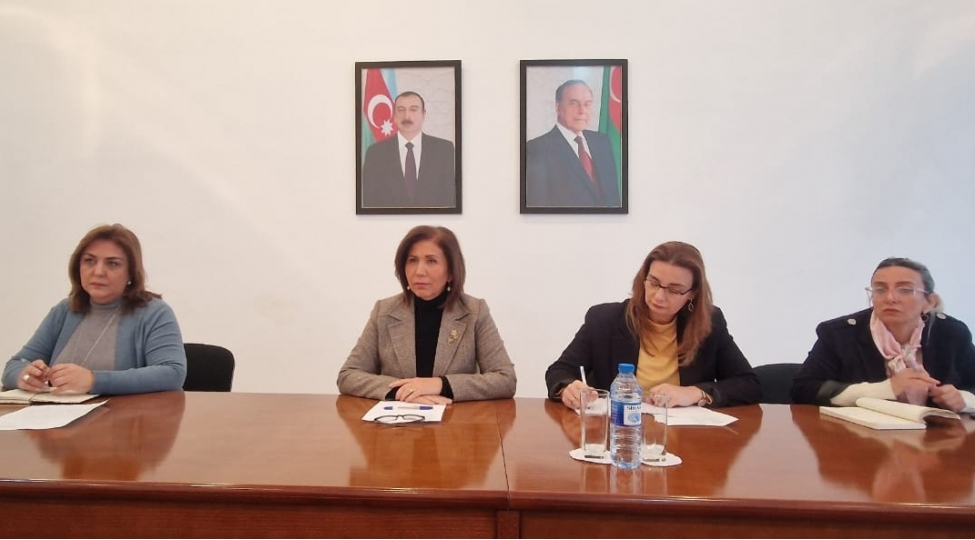 bahar-muradova-vetendashlari-qebul-edib-foto