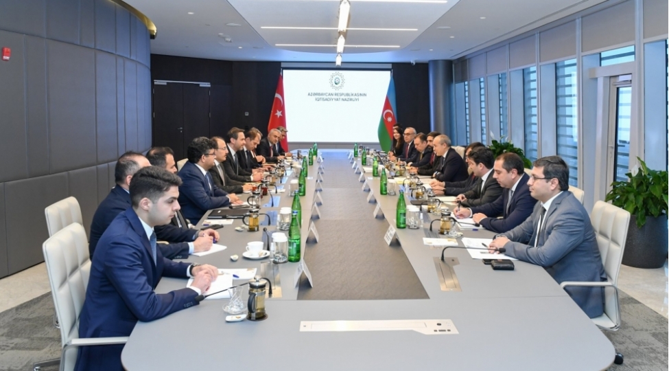iqtisadiyyat-nazirliyinde-turkiye-numayende-heyeti-ile-gorush-kechirilib-foto