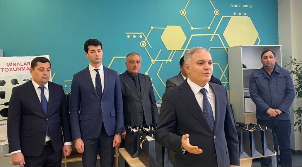 daha-27-aile-fuzuli-sheherine-qayidib-menzillerin-acharlari-teqdim-olunub