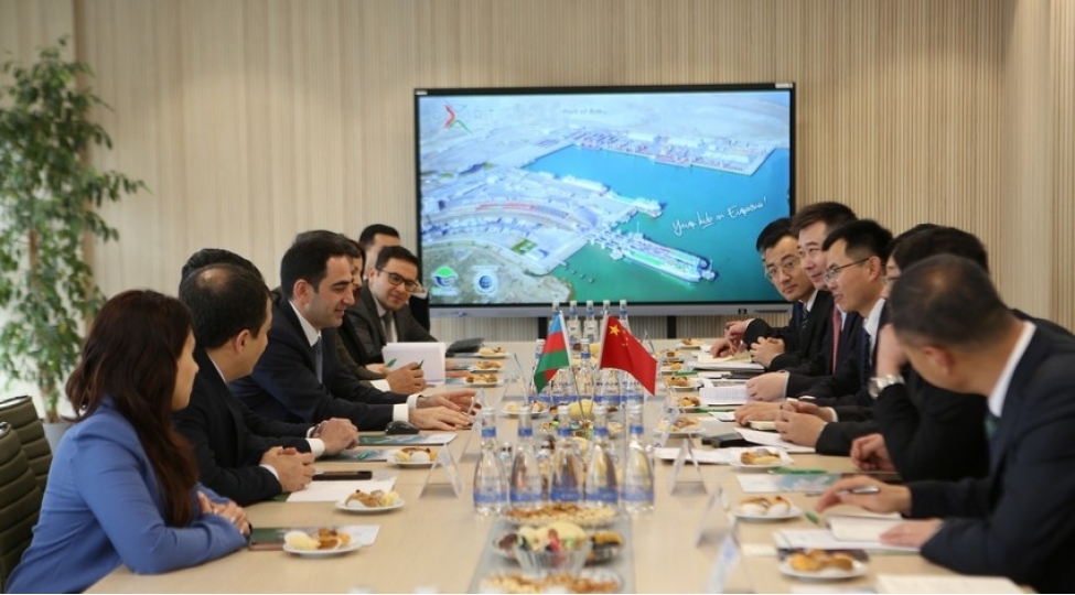 baki-limani-chinin-en-boyuk-limani-ile-emekdashligi-genishlendirir-foto