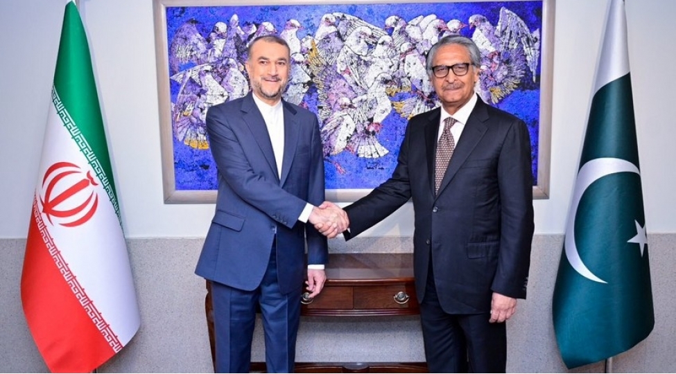 iranin-xin-bashchisi-pakistanli-hemkari-ile-gorushub-yenilenib