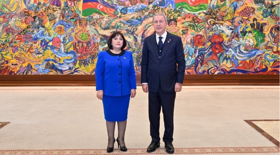 milli-meclisin-sedri-azerbaycanda-seferde-olan-hulusi-akarla-gorushub-foto