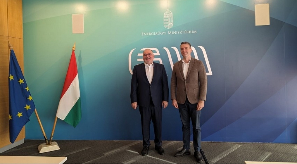 azerbaycan-sefiri-macaristanin-dovlet-katibi-ile-enerji-emekdashligini-muzakire-edib