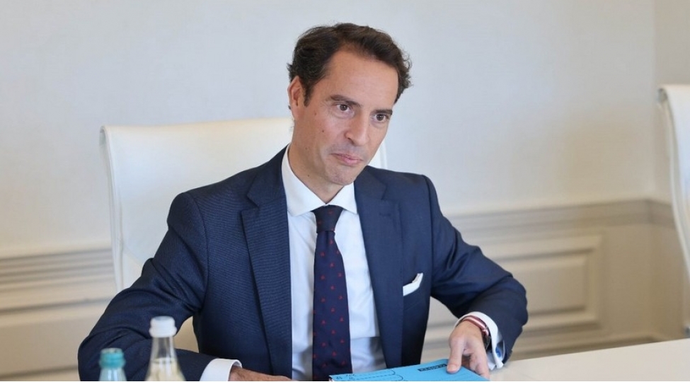 nato-resmisi-azerbaycan-ermenistan-munasibetlerinin-normallashmasinin-terefdariyiq