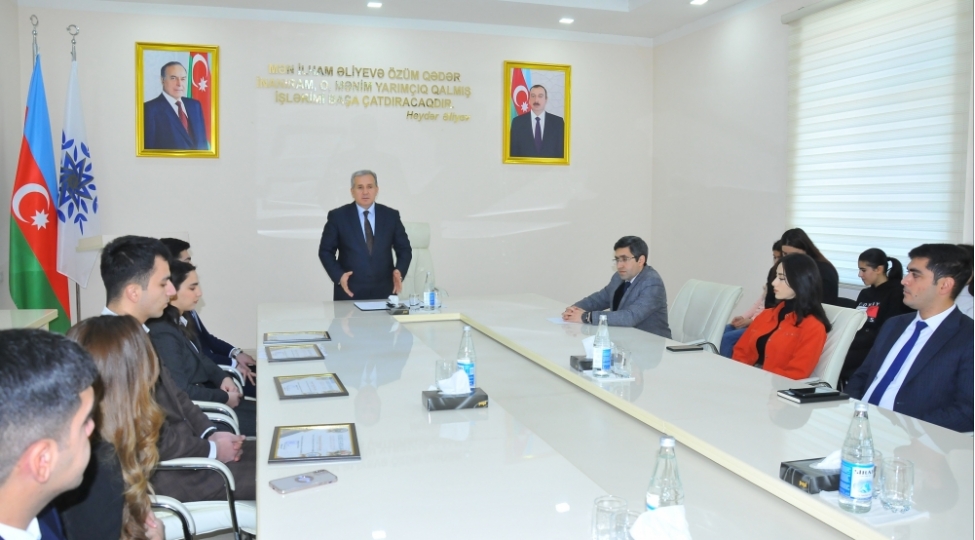 ulu-onder-ve-azerbaycan-gencliyi-foto