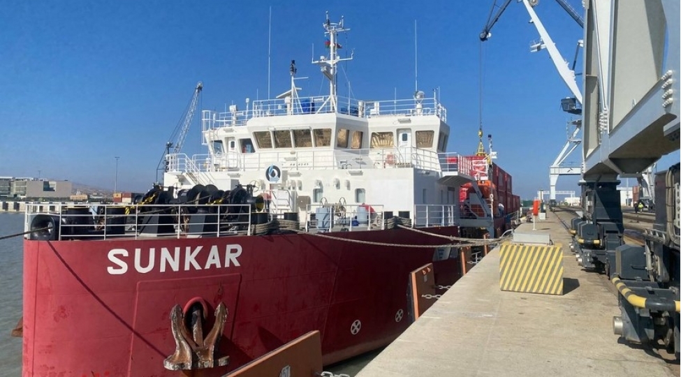 chinden-gonderilen-novbeti-blok-qatar-baki-limanina-chatib-foto