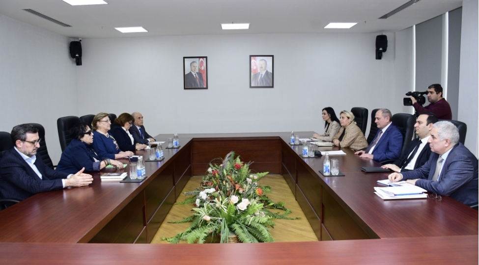 yap-merkezi-aparatinda-menim-sesim-sechki-monitorinq-koalisiyasinin-numayendeleri-ile-gorush-kechirilib-foto