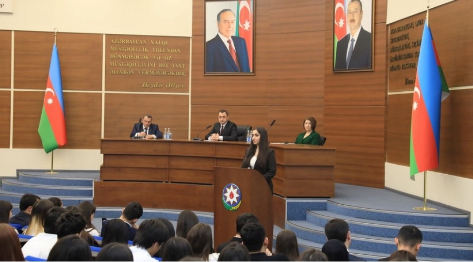 nizami-rayonunda-azerbaycan-gencleri-gunune-hesr-olunan-konfrans-kechirilib-foto