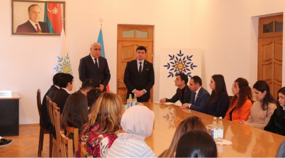 her-bir-xalqin-olkenin-gencleri-onunbu-gunusabahi-umididir-foto