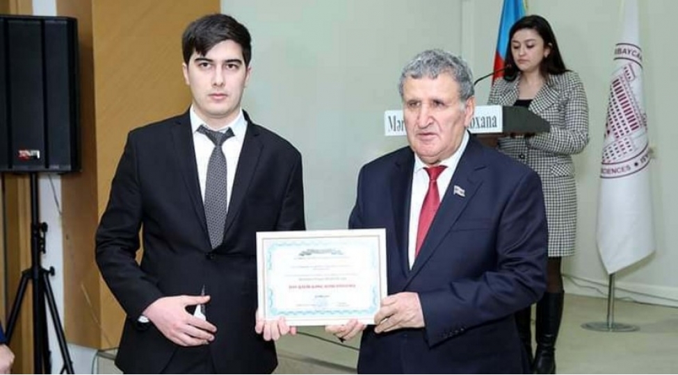 amea-nin-ilin-qalib-genc-alimi-mukafatinin-sahibi-melum-olub-foto