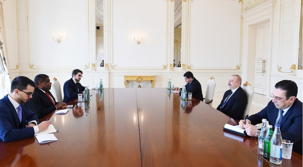 ilham-eliyev-fransa-regionda-dagidici-siyaset-heyata-kechirerek-od-ustune-benzin-tokur