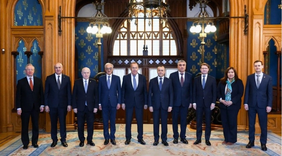 sergey-lavrov-mdb-olkelerinin-sefirleri-ile-gorushub