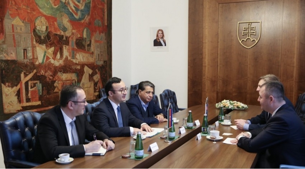 azerbaycan-ve-slovakiya-choxterefli-emekdashligin-inkishafini-muzakire-edib