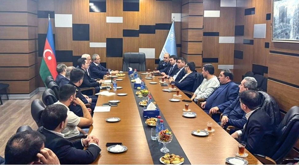 dgk-sahibkarlarla-gomruk-resmileshdirilmesi-zamani-qarshiya-chixan-meseleleri-muzakire-edib-foto