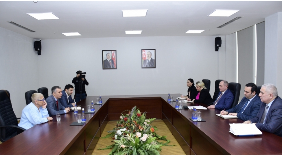 yap-merkezi-aparatinda-sechki-mushahide-ve-tehlil-qrupu-koalisiyasinin-numayendeleri-ile-gorush-kechirilib