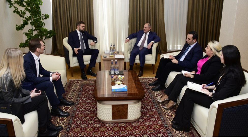 yap-sedrinin-muavini-tahir-budaqov-rusiya-dovlet-dumasinin-mushahide-missiyasinin-rehberi-ile-gorushub