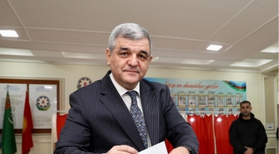 prezidentliye-namized-fazil-mustafa-ses-verib