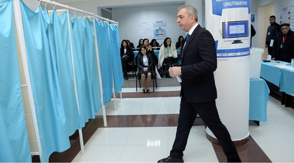 samir-nuriyev-ses-verdi-foto