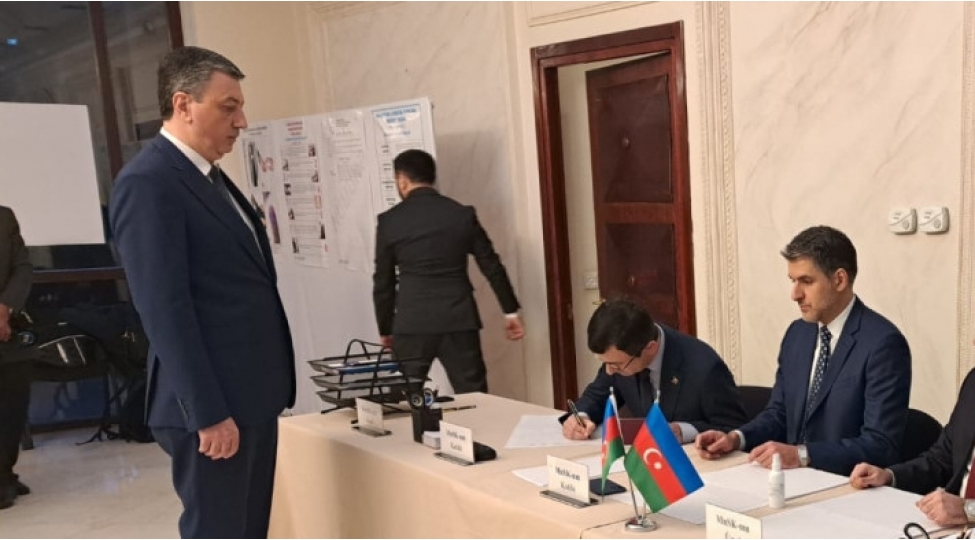 azerbaycanin-gurcustandaki-sefirliyinde-sesverme-bashlayib