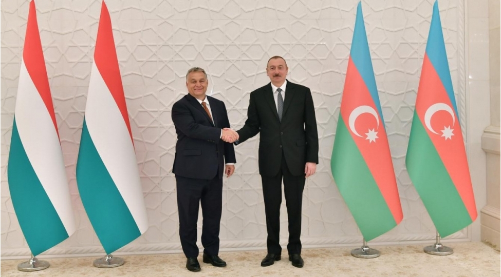 viktor-orban-ilham-eliyevi-prezident-sechkilerinde-qelebesi-munasibetile-tebrik-edib