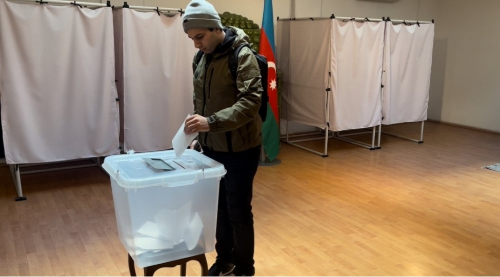 macaristandaki-sefirliyimizde-prezident-sechkileri-uzre-sesverme-davam-edir