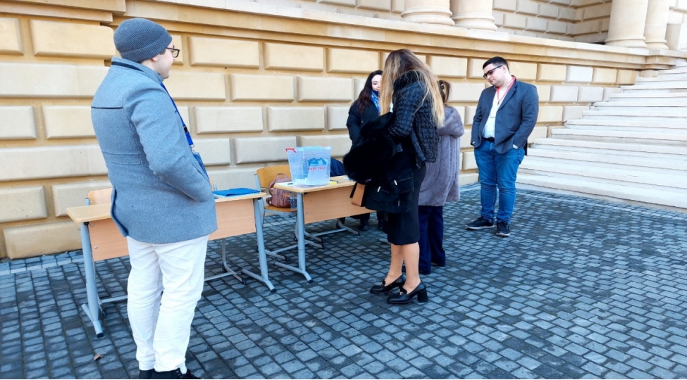 rey-monitorinq-merkezinin-exit-pollunda-saat-1600-uchun-sechici-fealligi-6217-teshkil-edib-yenilenib