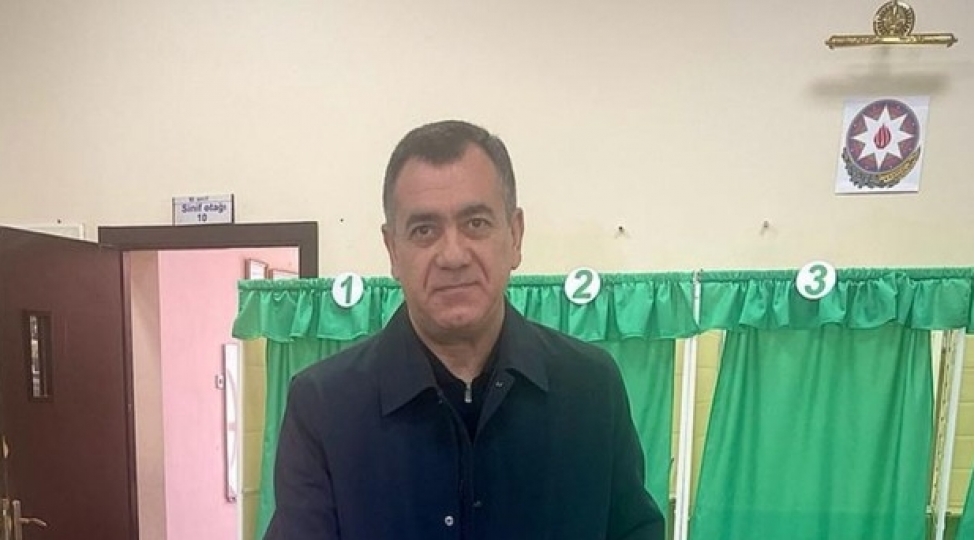 prezidentliye-namized-qudret-hesenquliyev-sesverme-huququndan-istifade-edib