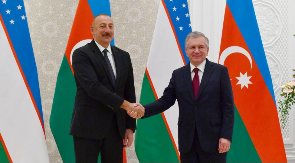shavkat-mirziyoyev-prezident-ilham-eliyevi-inamli-qelebe-munasibetile-tebrik-edib