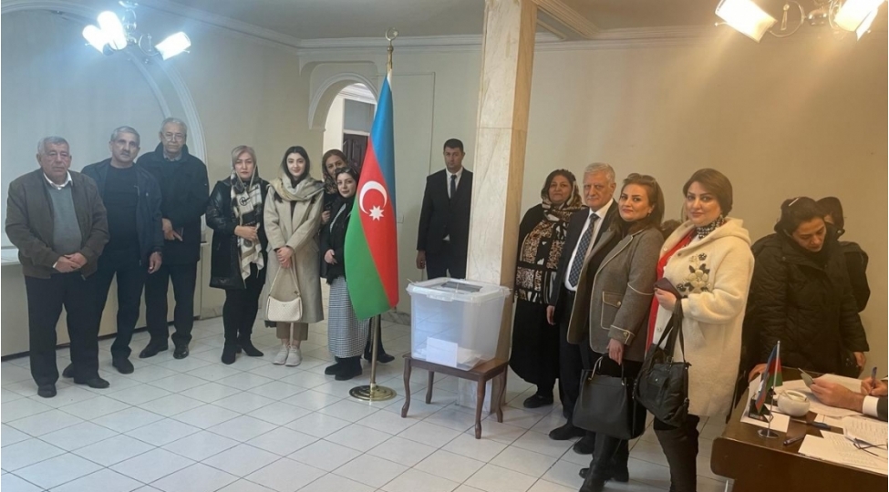 dubayda-ve-tebrizde-prezident-sechkileri-ile-bagli-sesvermede-vetendashlarimiz-yuksek-fealliq-gosterirler-foto