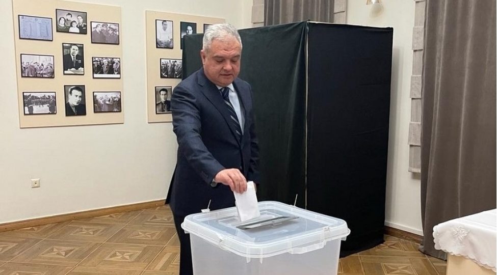 batumideki-bash-konsulluqda-yaradilmish-sechki-menteqesinde-sesverme-bashlayib