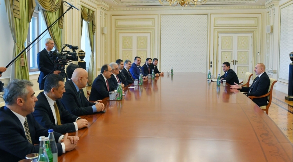 prezident-tbmm-in-uzvlerinden-ibaret-numayende-heyetini-qebul-edib-yenilenib