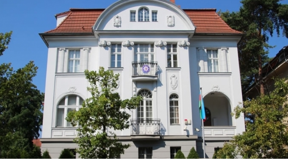 azerbaycanin-almaniyadaki-sefirliyinde-sechici-aktivliyi-mushahide-olunub