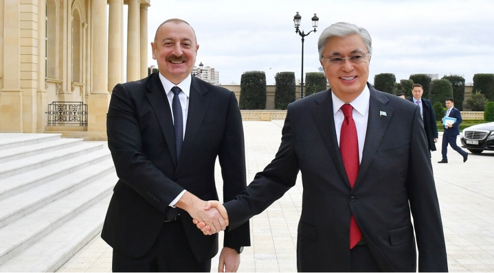 tokayev-azerbaycan-prezidentine-zeng-edib