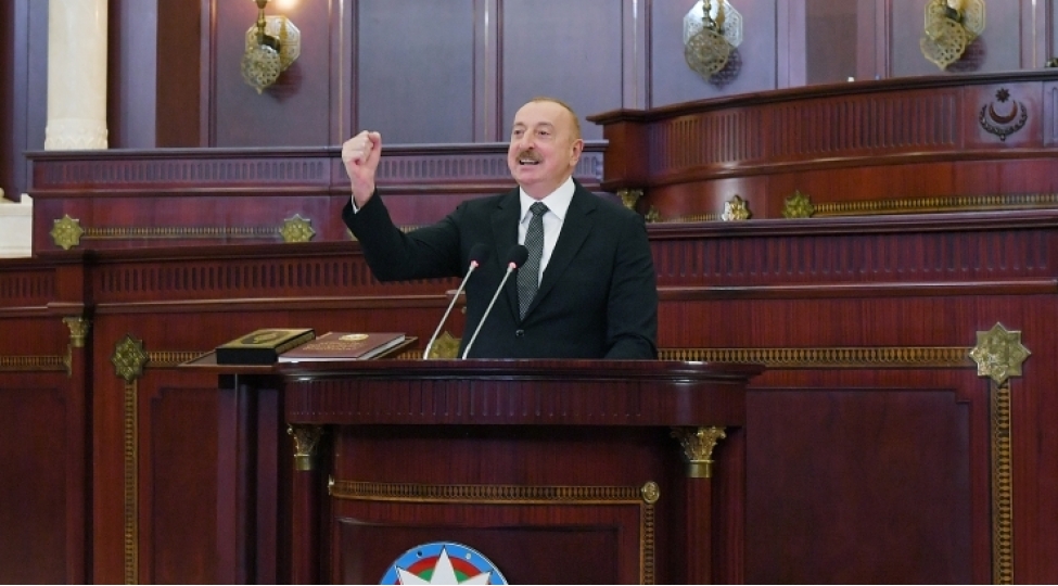 prezident-ilham-eliyev-bu-gun-azerbaycan-xalqi-bir-yumruq-kimi-birleshib-bu-birlik-daimi-olmalidir