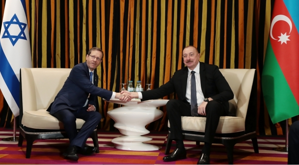 azerbaycan-prezidenti-ilham-eliyev-ve-israilin-prezidenti-isxak-hersoq-munxende-gorushubler-fotoyenilenib