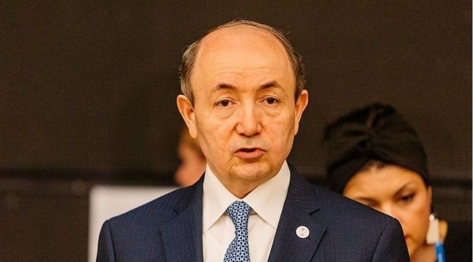 prezident-ilham-eliyev-fikret-memmedovla-bagli-milli-meclise-teqdimat-verib