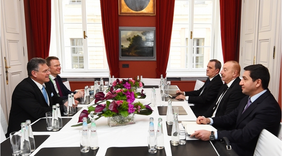 munxende-prezident-ilham-eliyev-ile-avropa-komissiyasinin-icrachi-vitse-prezidentinin-gorushu-olub