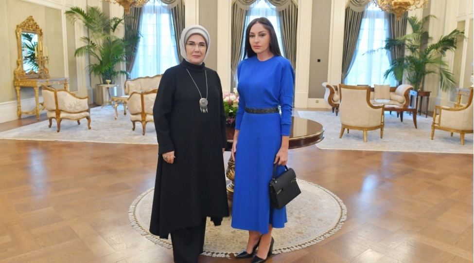 mehriban-eliyeva-emine-erdoganla-gorushub-foto