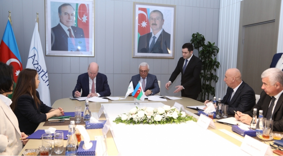azerenerji-ve-bp-sengechal-terminalinin-elektrikleshdirilmesi-uchun-memorandum-imzaladi-foto