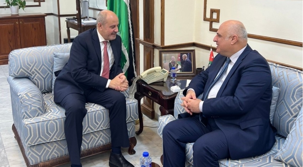 azerbaycan-sefiri-iordaniyali-nazirle-emekdashliq-perspektivlerini-muzakire-edib