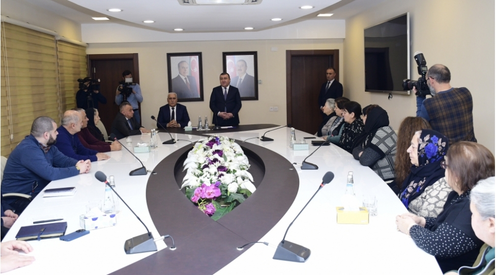 xetai-rayonunda-xocali-sakinleri-ile-gorush-kechirilib-foto