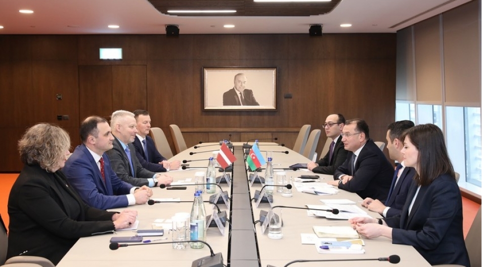 azerbaycanin-qeyri-neft-mehsullarinin-latviyaya-ixraci-muzakire-edilib
