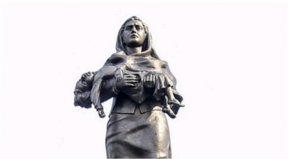 xocalida-heyatini-itirenlerin-xatiresini-yad-eden-azerbaycanlilara-qoshuluruq-polsha-sefirliyi