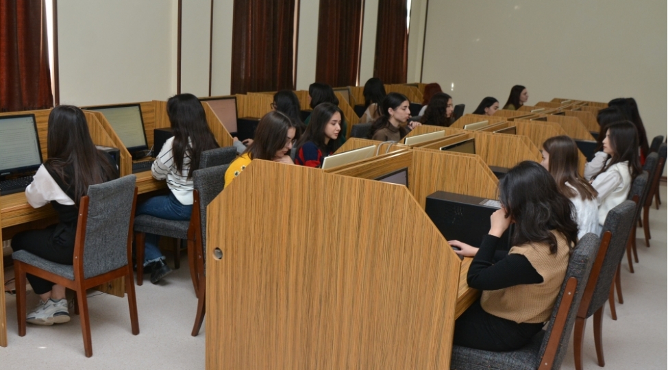 naxchivan-dovlet-universitetinin-telebeleri-xocali-heqiqetlerini-dunyaya-7-dilde-chatdiriblar-foto