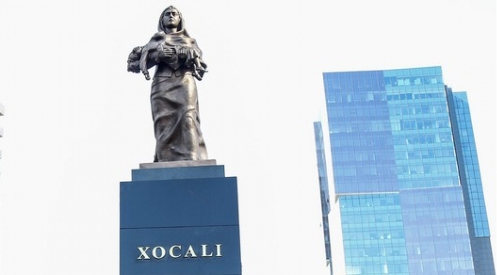 xocali-soyqirimi-qurbanlarinin-xatiresi-1-deqiqelik-sukutla-yad-olunub