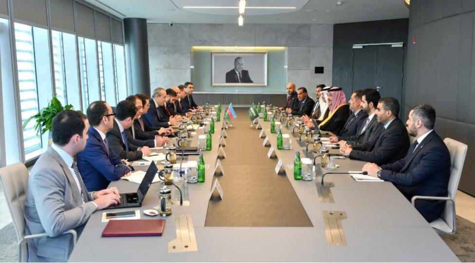 azerbaycanla-seudiyye-erebistani-arasinda-investisiyalar-sahesinde-birge-fealiyyet-nezerden-kechirilib